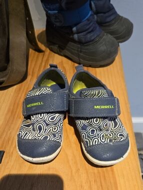 Merrell Kids Navy & Lime Velcro Slip-Ons with Swirl Pattern